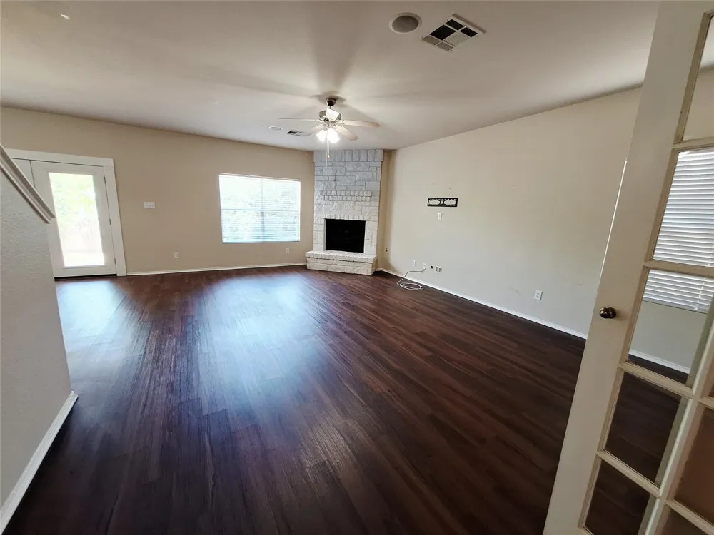 407 W South Street Leander, TX 78641