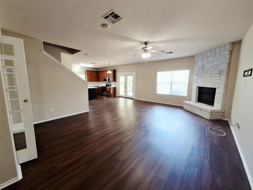 407 W South Street Leander, TX 78641