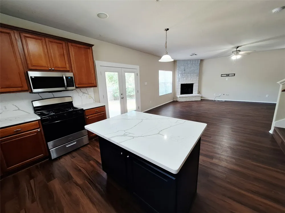 407 W South Street Leander, TX 78641