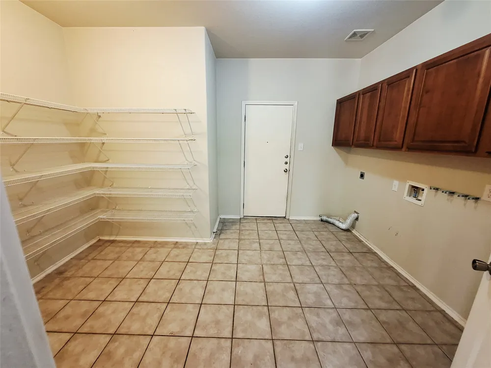 407 W South Street Leander, TX 78641