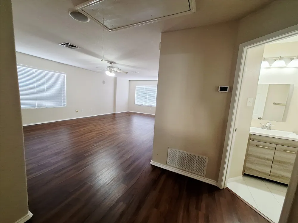 407 W South Street Leander, TX 78641