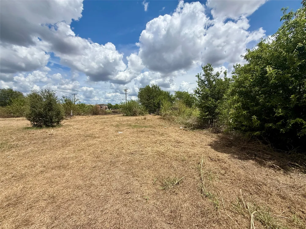 3085 Crestmont Lane Kyle, TX 78640
