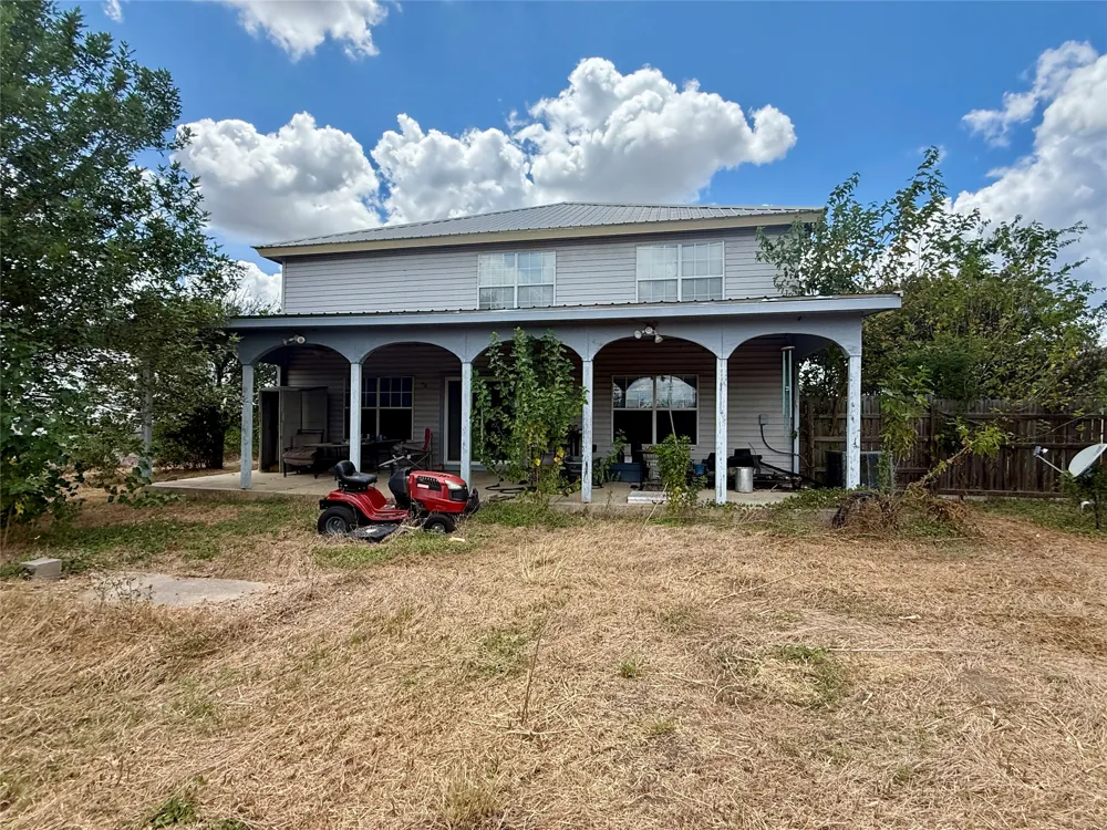 3085 Crestmont Lane Kyle, TX 78640