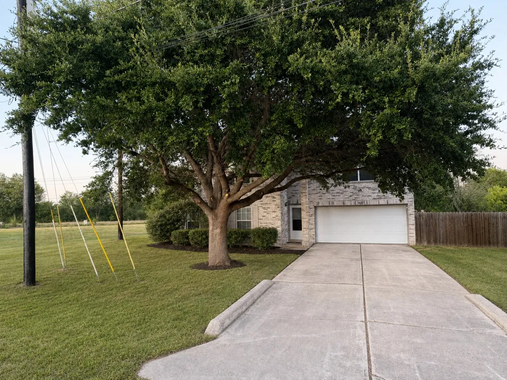 3085 Crestmont Lane Kyle, TX 78640