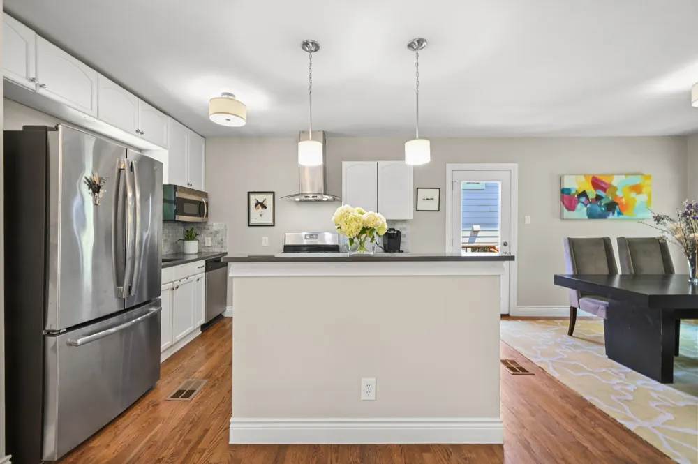 2111 W 12TH STREET Austin, TX 78703