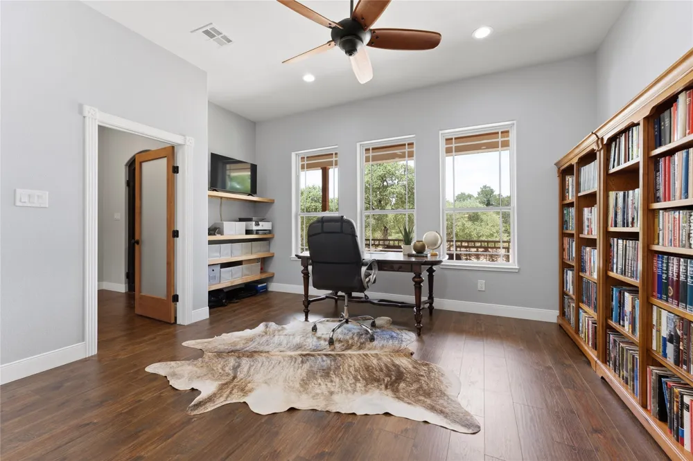 224 Liberty Bell Lane Dripping Springs, TX 78620