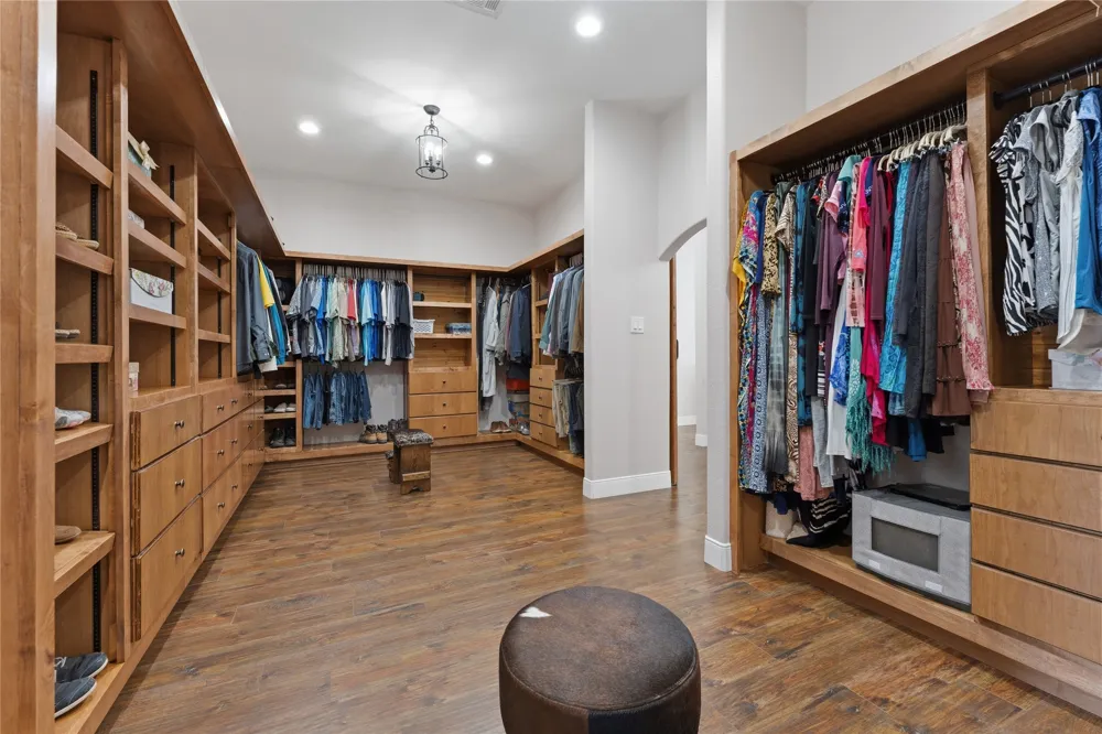224 Liberty Bell Lane Dripping Springs, TX 78620
