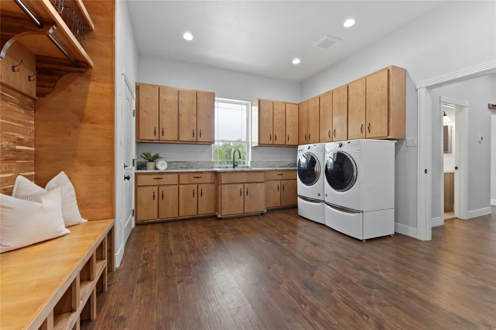 224 Liberty Bell Lane Dripping Springs, TX 78620
