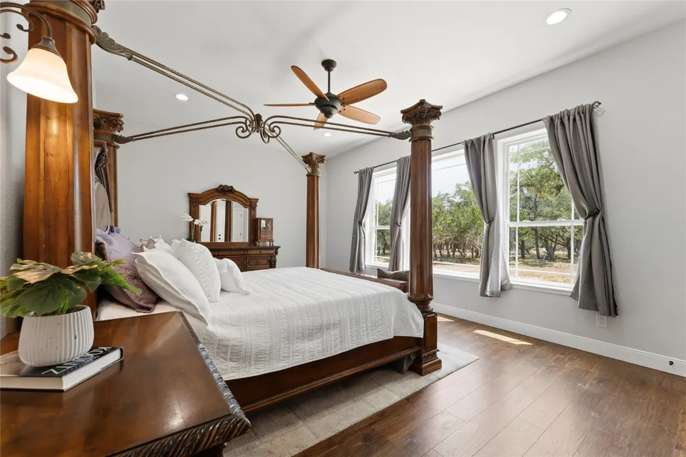 224 Liberty Bell Lane Dripping Springs, TX 78620