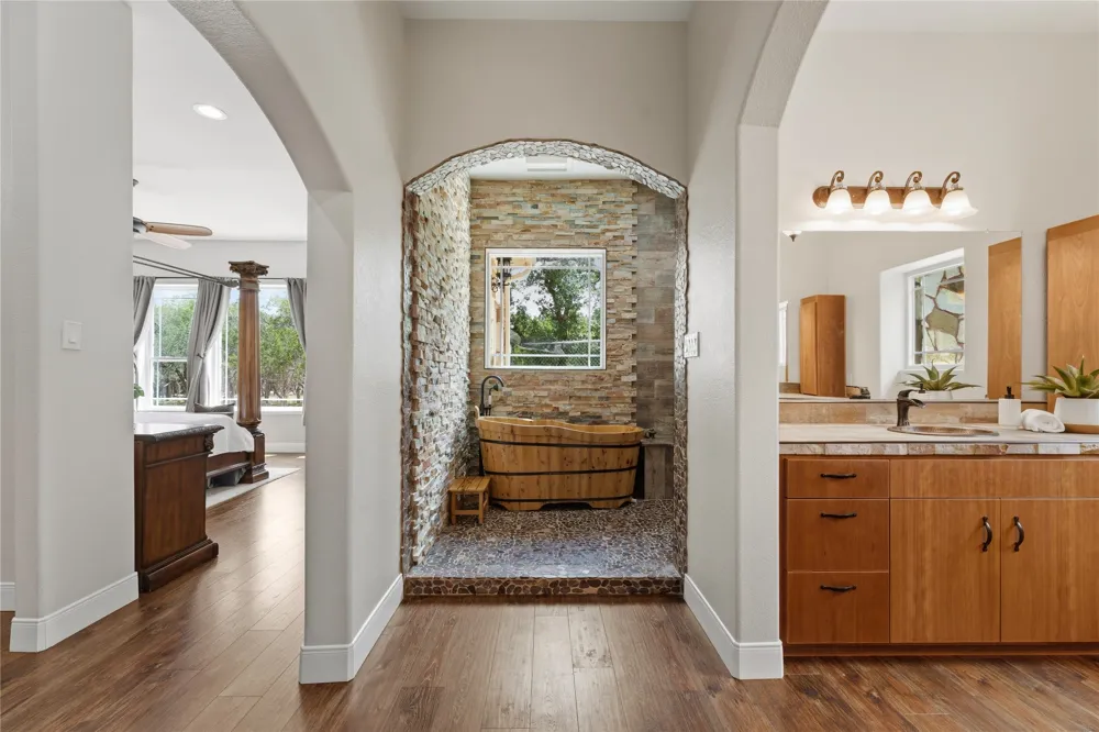 224 Liberty Bell Lane Dripping Springs, TX 78620
