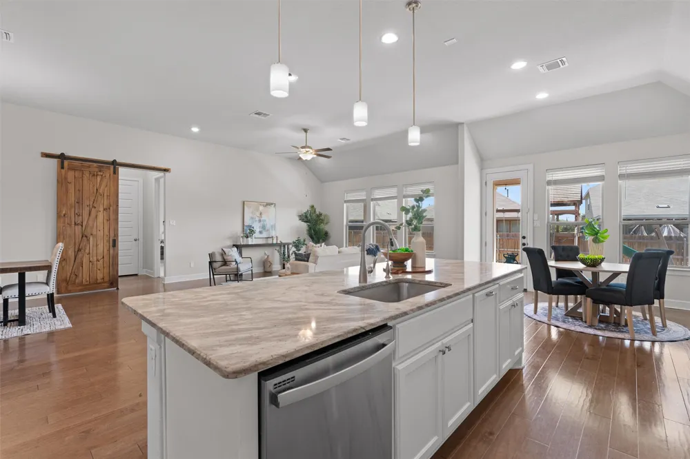 1205 Knowles Drive Hutto, TX 78634