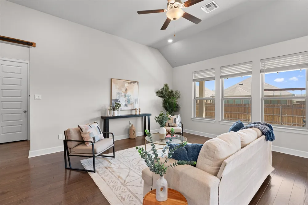 1205 Knowles Drive Hutto, TX 78634