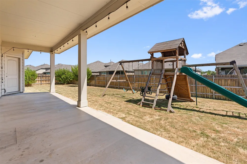 1205 Knowles Drive Hutto, TX 78634