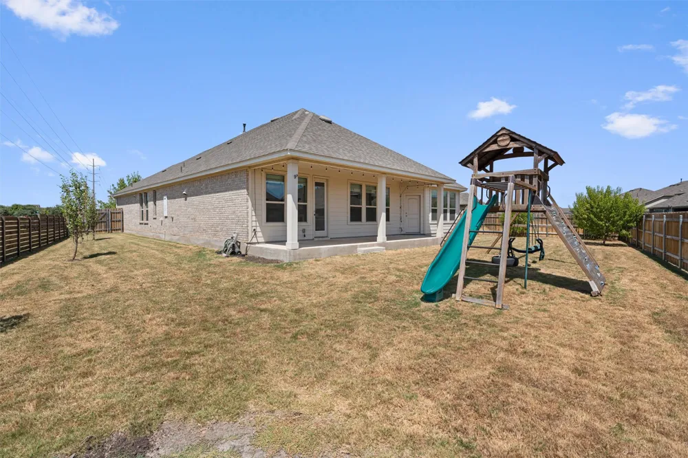 1205 Knowles Drive Hutto, TX 78634