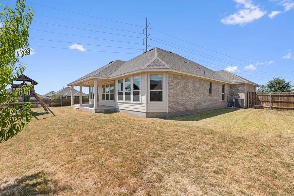 1205 Knowles Drive Hutto, TX 78634
