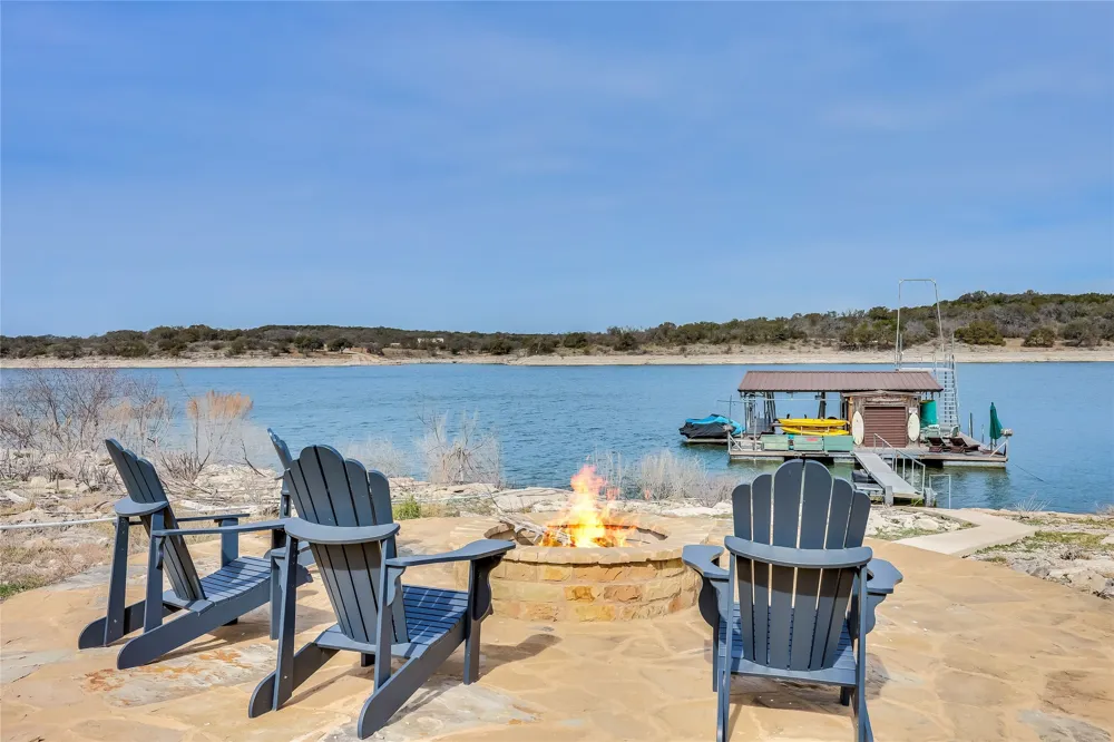3008 Point Cove Lago Vista, TX 78645