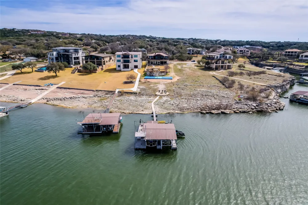 3008 Point Cove Lago Vista, TX 78645