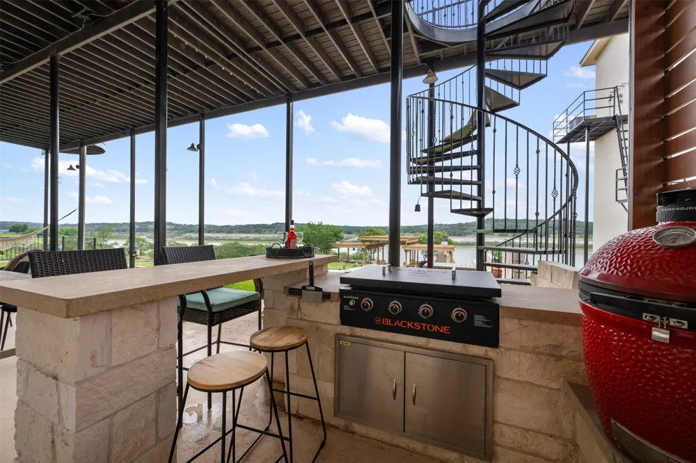 3008 Point Cove Lago Vista, TX 78645