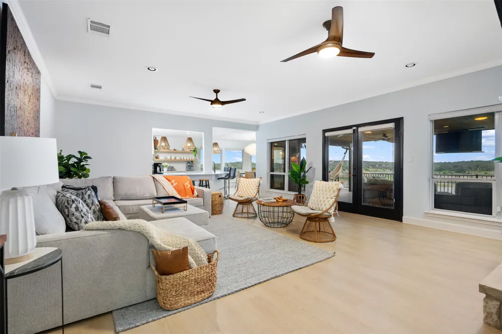 3008 Point Cove Lago Vista, TX 78645