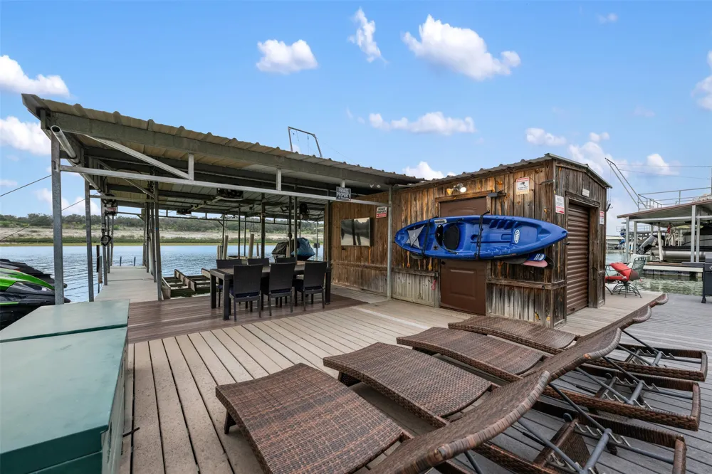 3008 Point Cove Lago Vista, TX 78645