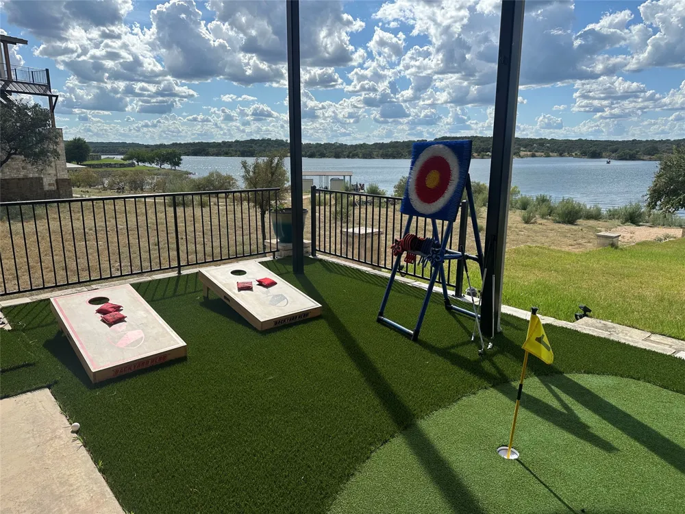 3008 Point Cove Lago Vista, TX 78645