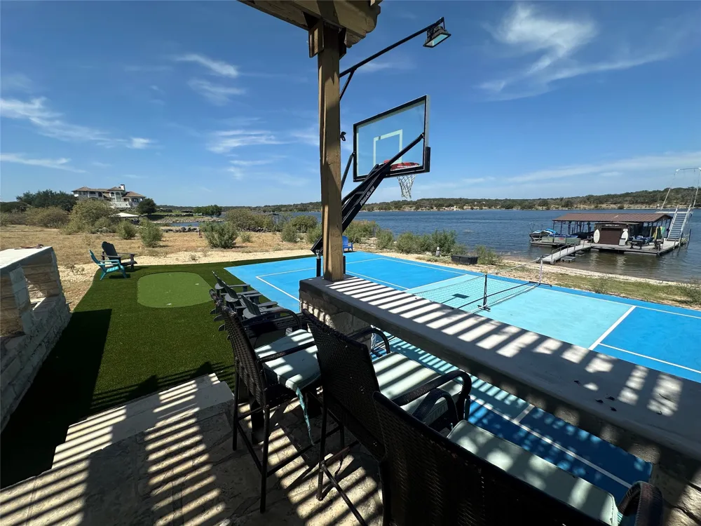 3008 Point Cove Lago Vista, TX 78645