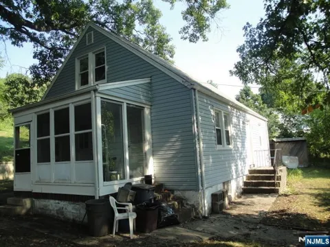 290 Central Avenue