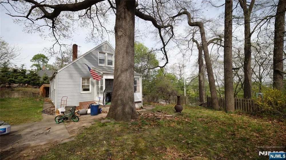 290 Central Avenue Haledon, NJ 07508