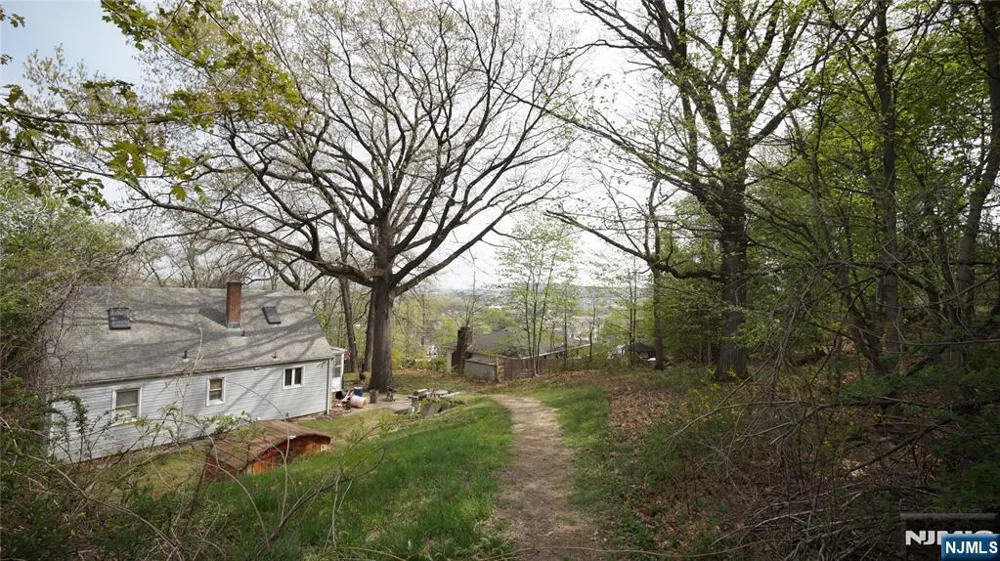 290 Central Avenue Haledon, NJ 07508