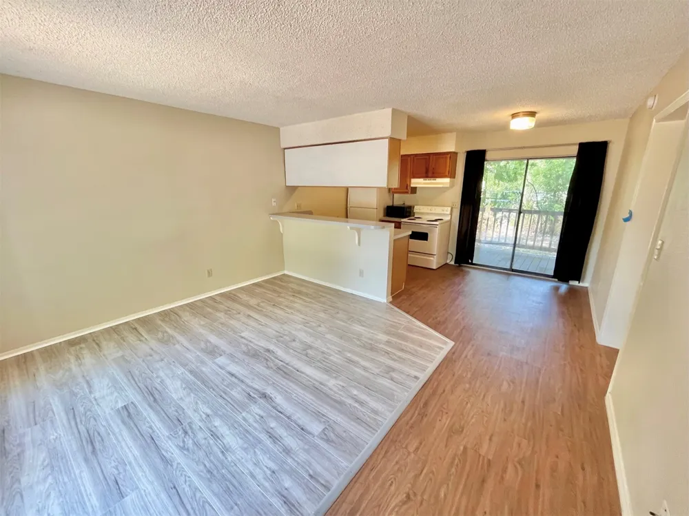 112 Hillside Cove #B Elgin, TX 78621