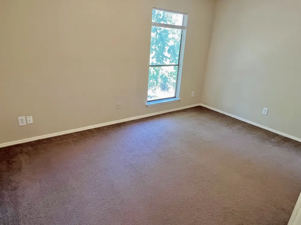 112 Hillside Cove #B Elgin, TX 78621