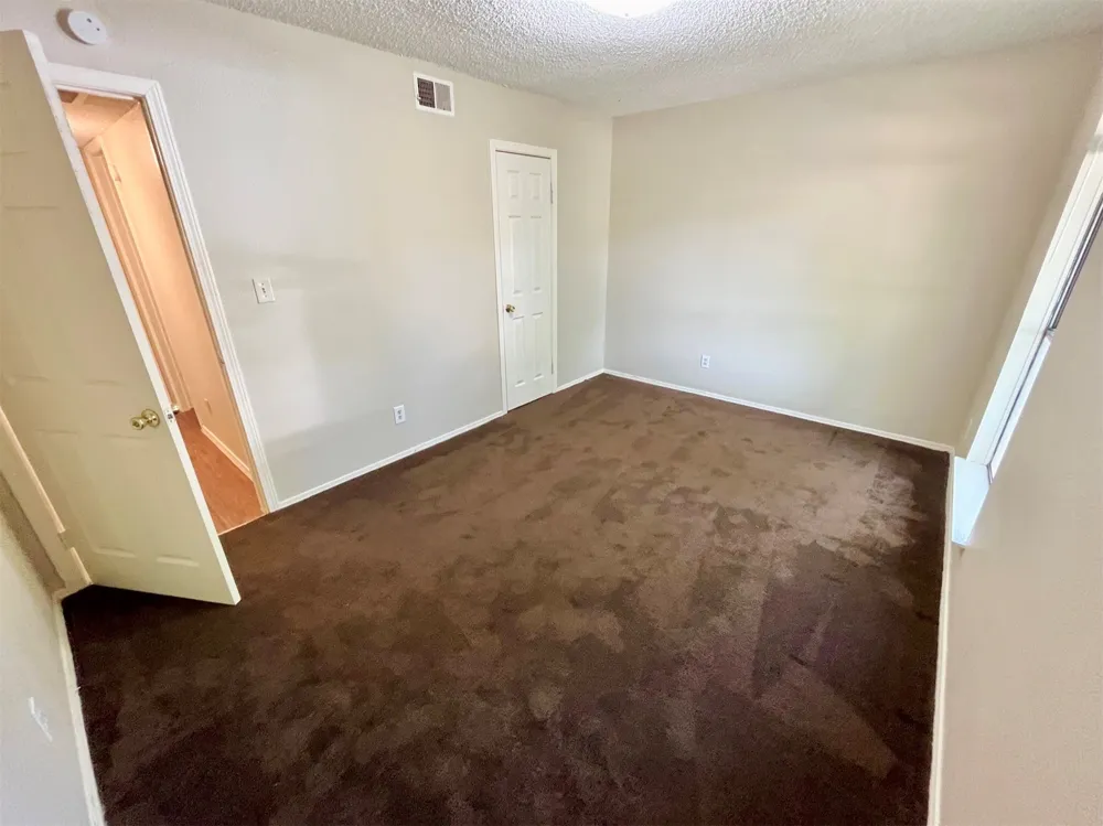 112 Hillside Cove #B Elgin, TX 78621