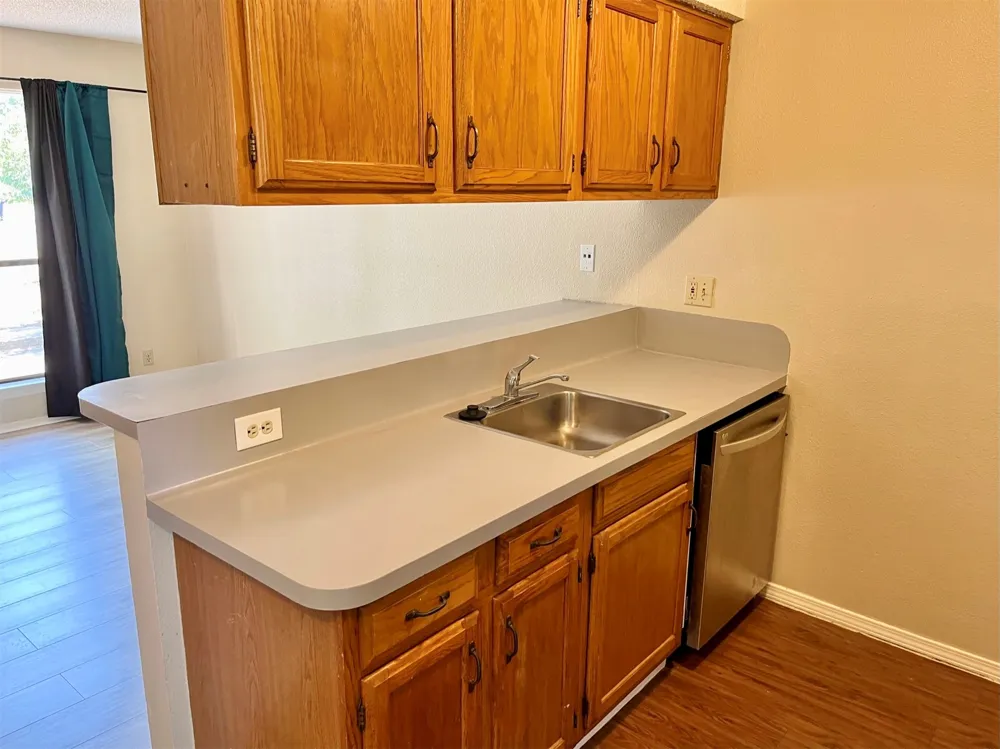 112 Hillside Cove #B Elgin, TX 78621