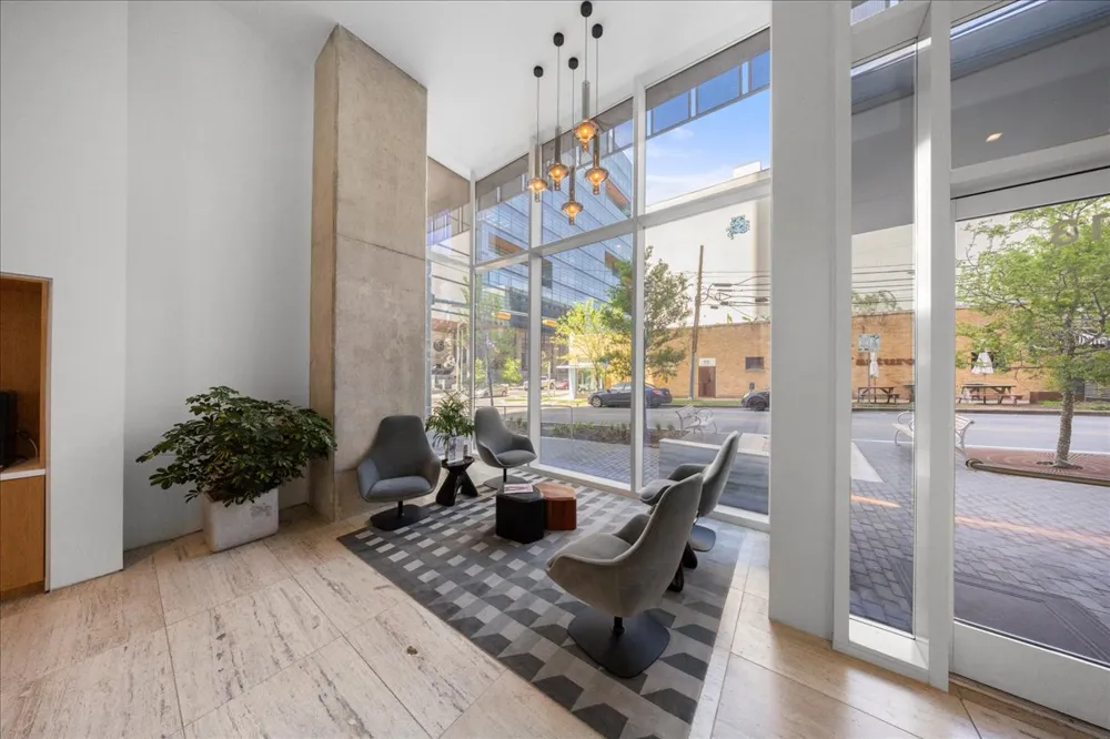 313 W 17th Street #2702 Austin, TX 78701
