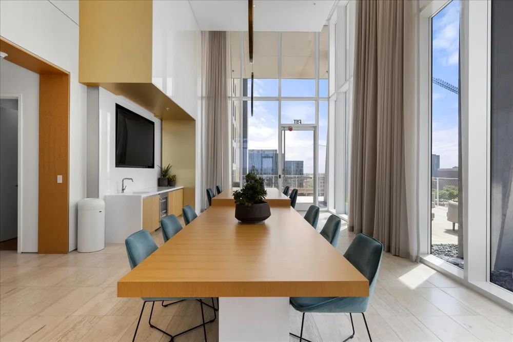 313 W 17th Street #2702 Austin, TX 78701