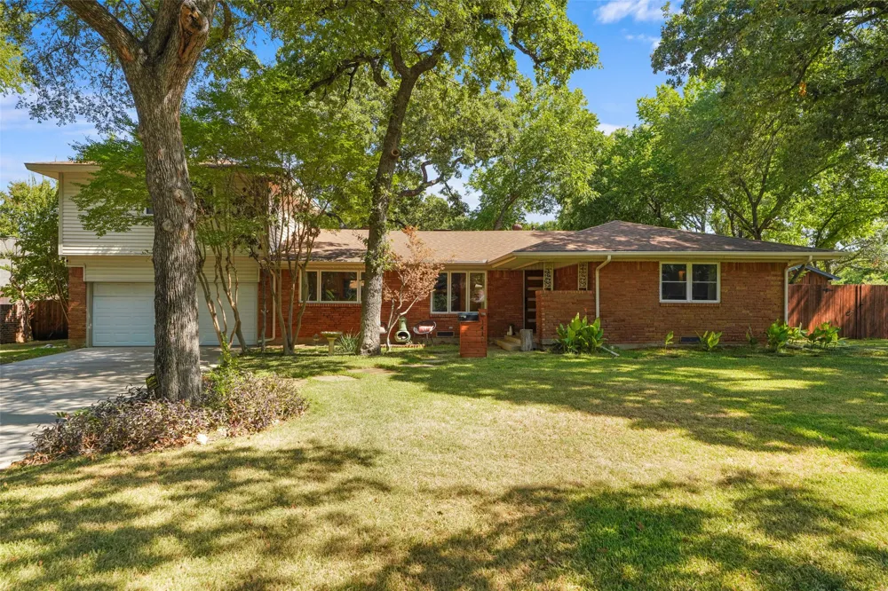 1417 Sylvan Drive Arlington, TX 76012