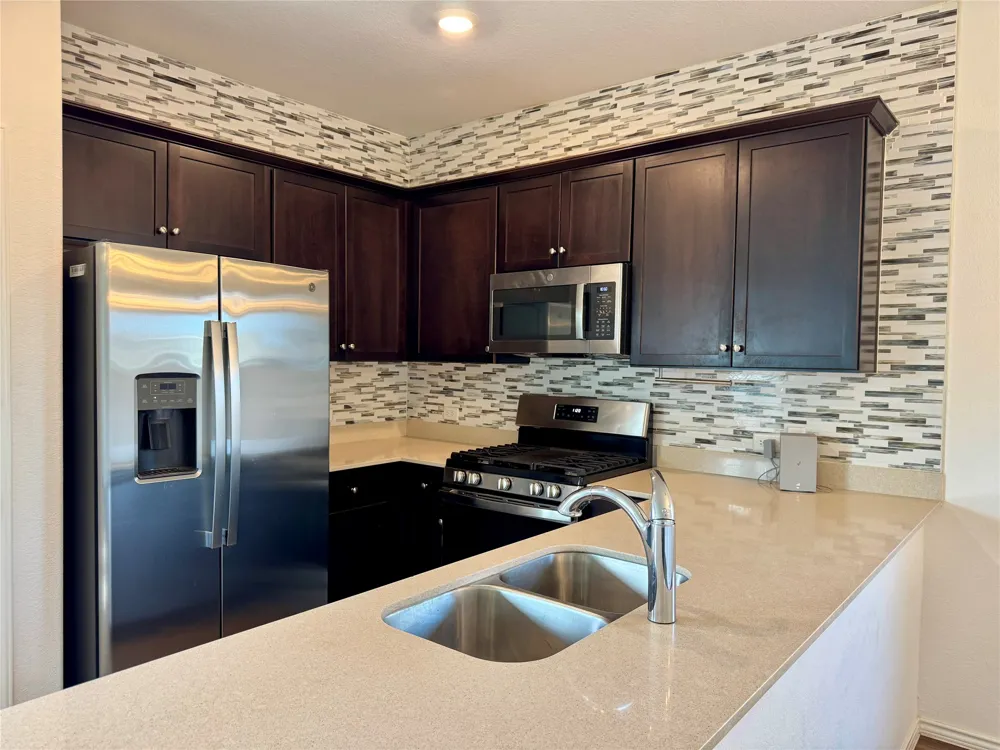 14221 Lyndora Lane Pflugerville, TX 78660