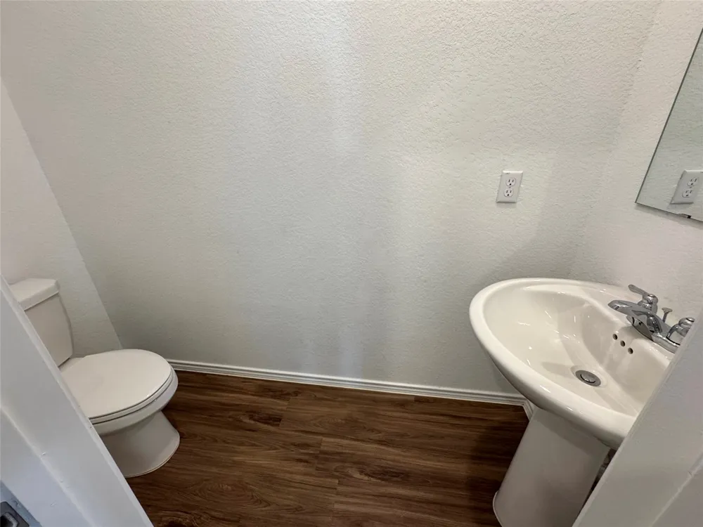 14221 Lyndora Lane Pflugerville, TX 78660
