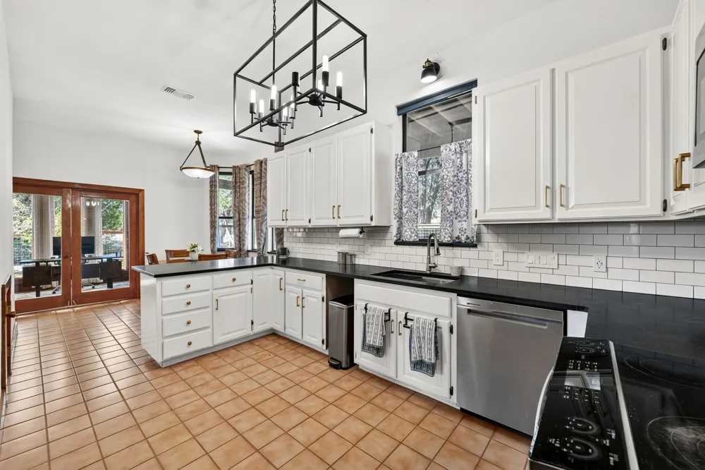 22706 Rocking A Trail Spicewood, TX 78669