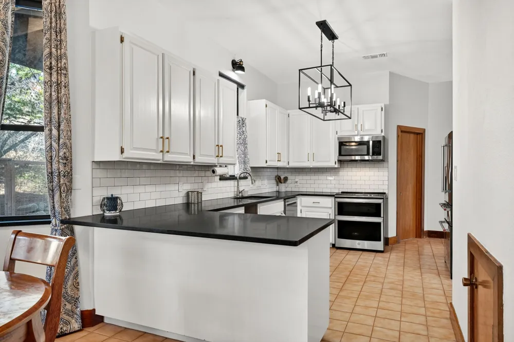 22706 Rocking A Trail Spicewood, TX 78669