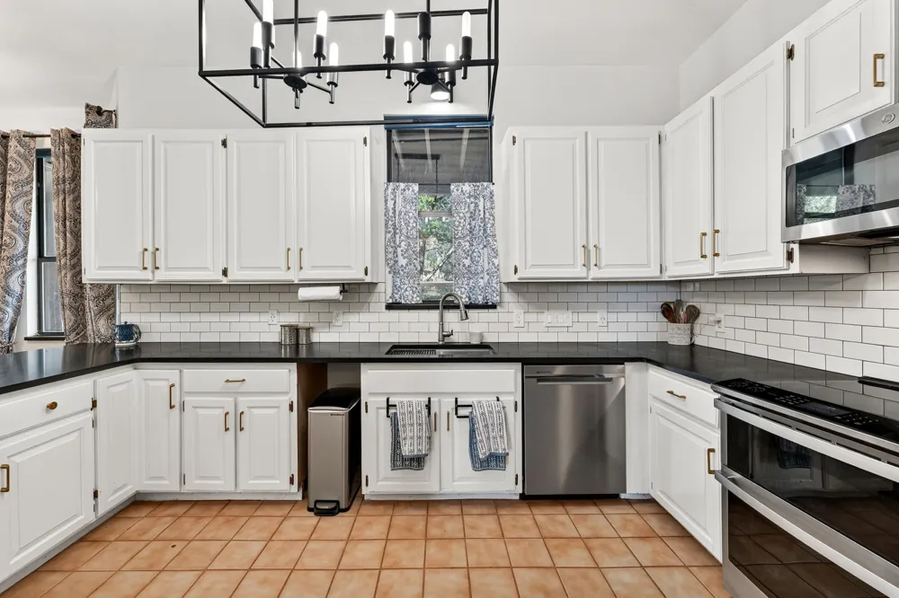 22706 Rocking A Trail Spicewood, TX 78669