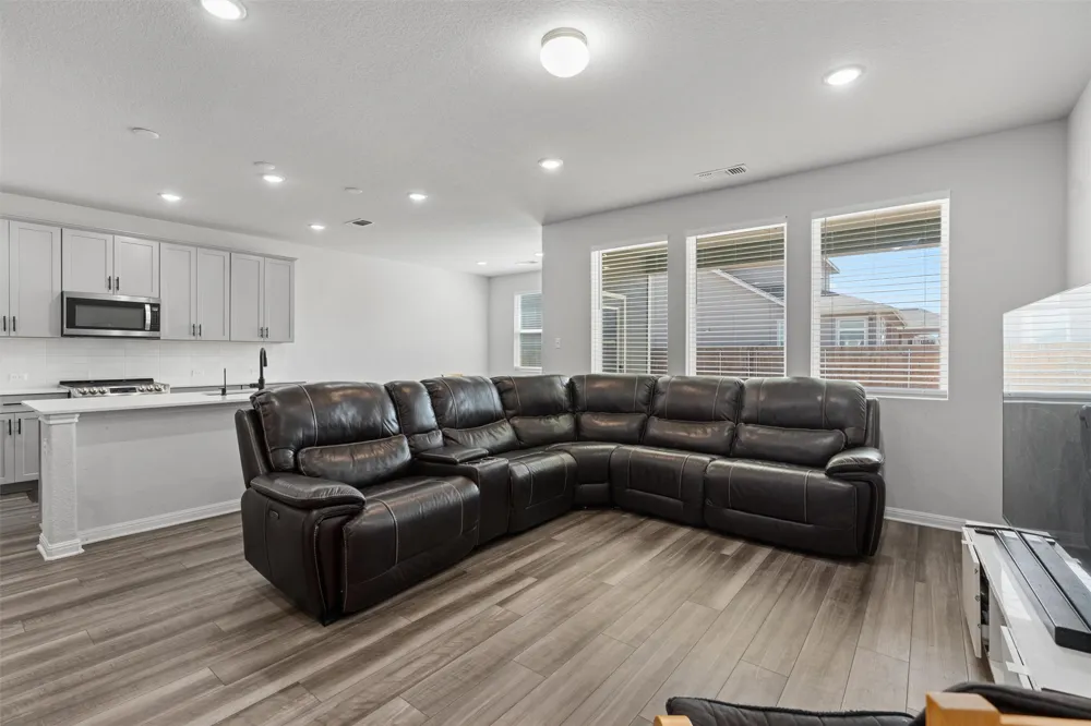 17717 Zinfandel Drive Pflugerville, TX 78660