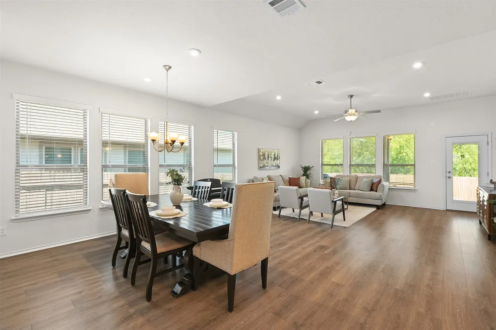 211 Brookside Street Hutto, TX 78634