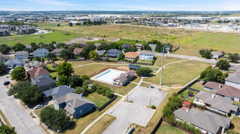 211 Brookside Street Hutto, TX 78634