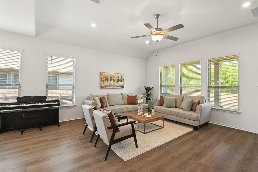 211 Brookside Street Hutto, TX 78634