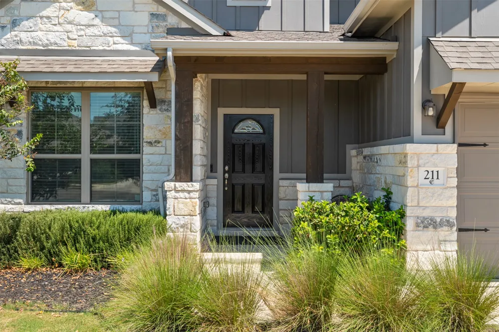211 Brookside Street Hutto, TX 78634