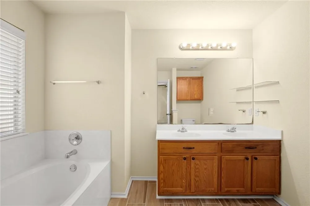 1825 Golden Sunrise Lane Pflugerville, TX 78660