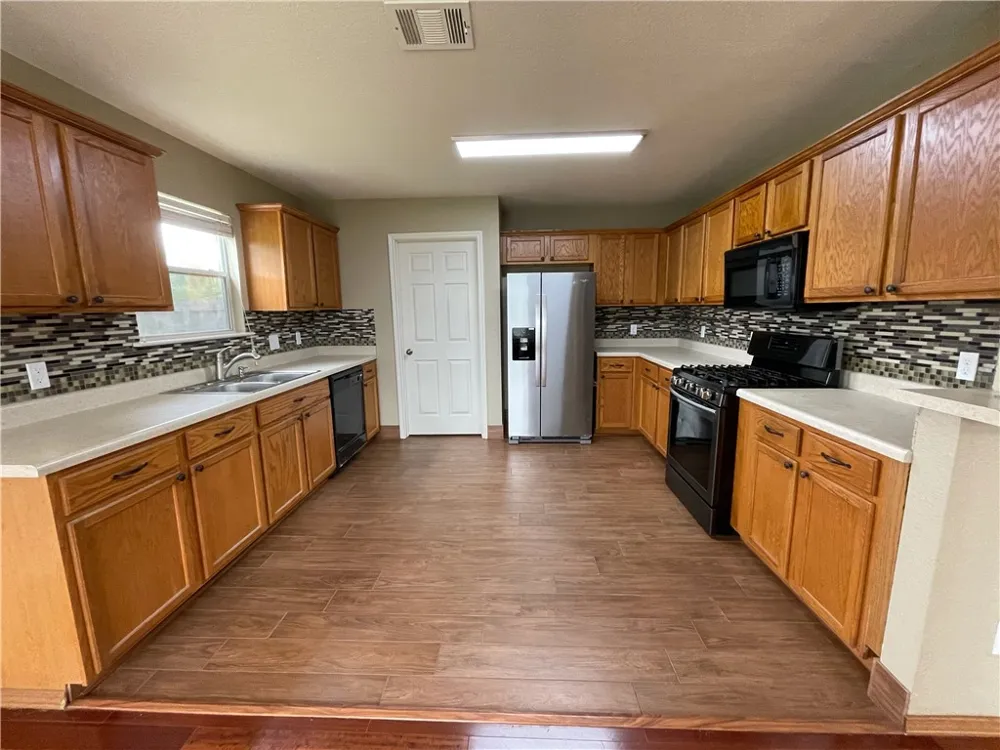 1825 Golden Sunrise Lane Pflugerville, TX 78660