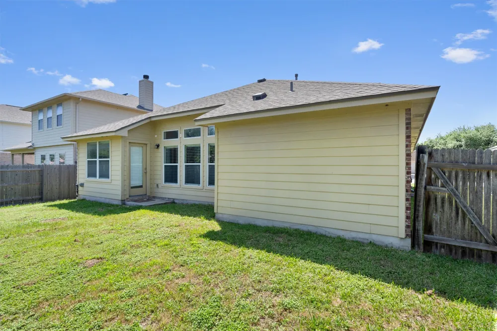1049 Regency Lane Round Rock, TX 78665