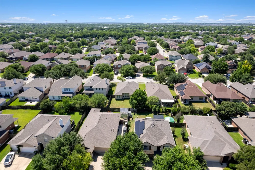 1049 Regency Lane Round Rock, TX 78665